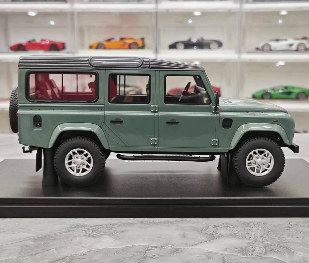 [GT Spirit] 1:18 Land Rover 2016 Defender 110 Green Model Car Resin