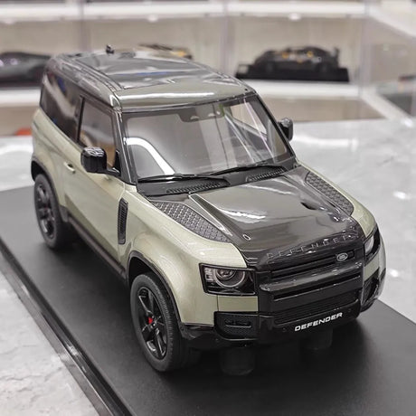 [GT Spirit] 1:18 Land Rover 2020 Defender P400 Green Model Car Resin