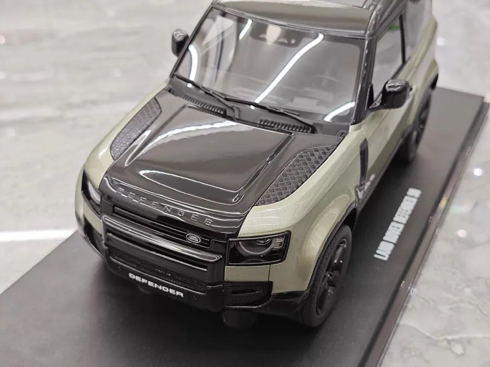 [GT Spirit] 1:18 Land Rover 2020 Defender P400 Green Model Car Resin