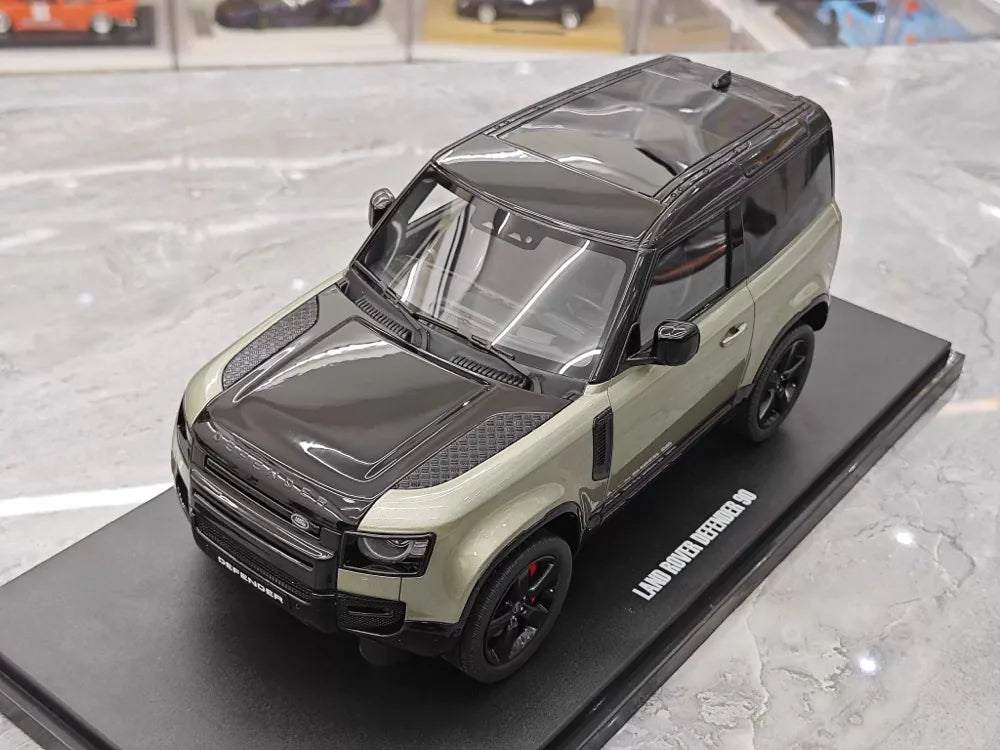 [GT Spirit] 1:18 Land Rover 2020 Defender P400 Green Model Car Resin