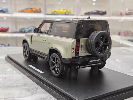 [GT Spirit] 1:18 Land Rover 2020 Defender P400 Green Model Car Resin