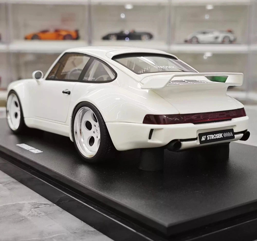 [GT Spirit] 1:18 Porsche 1995 911 Strosek Giga bianco modellino di auto resina