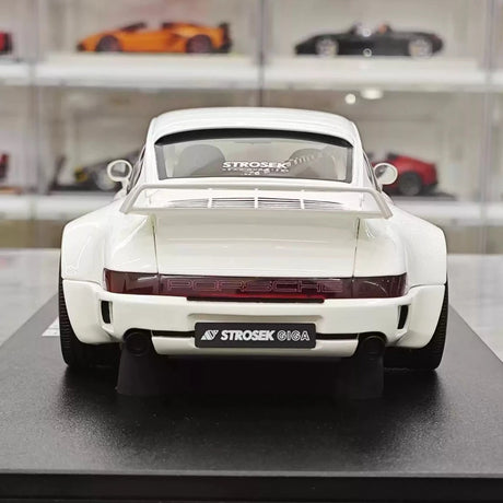 [GT Spirit] 1:18 Porsche 1995 911 Strosek Giga wit modelauto Hars