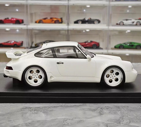 [GT Spirit] 1:18 Porsche 1995 911 Strosek Giga wit modelauto Hars
