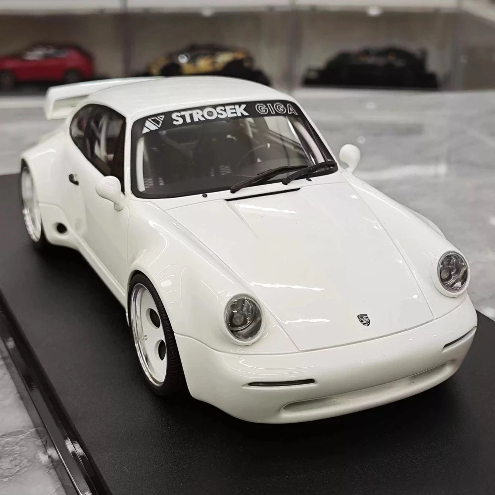[GT Spirit] 1:18 Porsche 1995 911 Strosek Giga White Model Car Resin