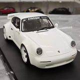 [GT Spirit] 1:18 Porsche 1995 911 Strosek Giga bianco modellino di auto resina