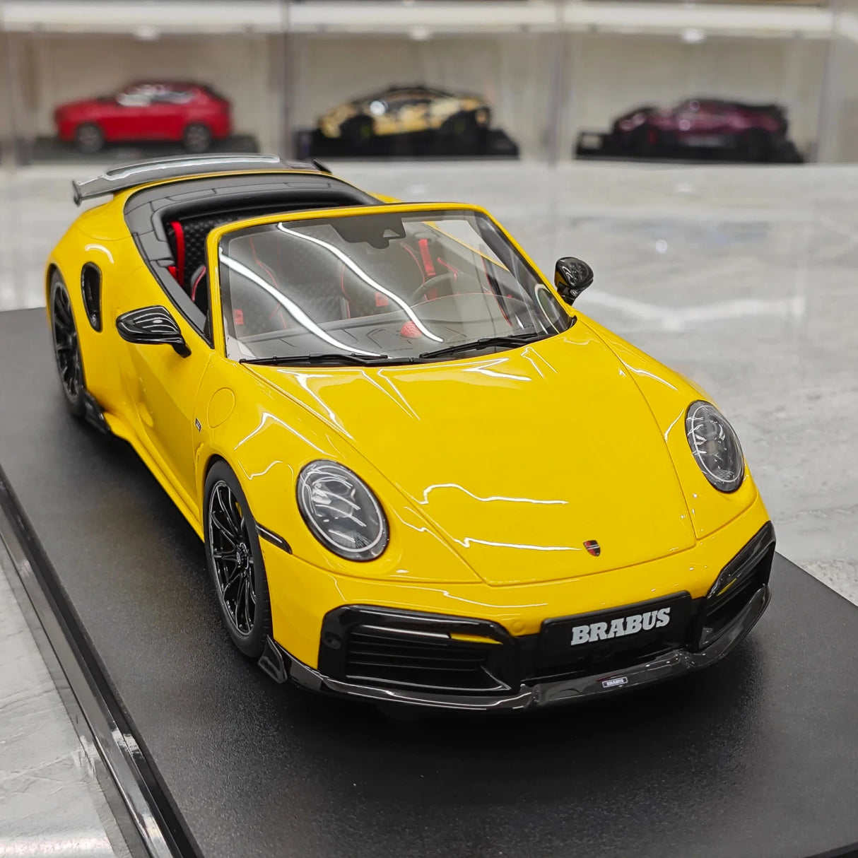 GT Spirit Porsche 2023 Brabus 900 Geel 1:18 – Verzamelbare resin modelresin resin
