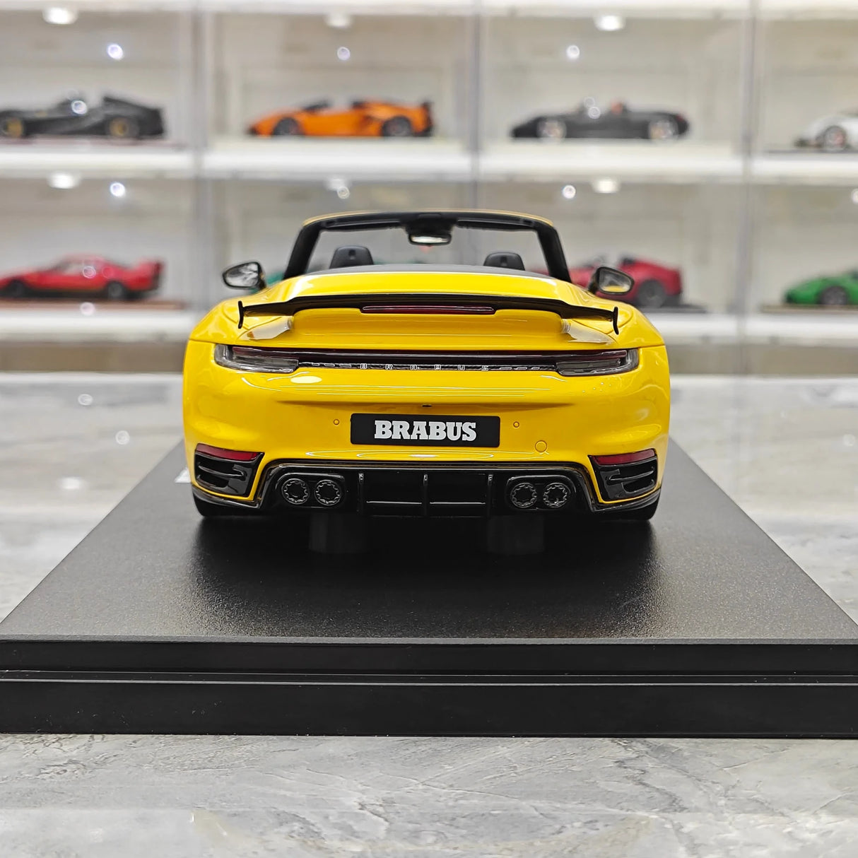 GT Spirit Porsche 2023 Brabus 900 Geel 1:18 – Verzamelbare resin modelresin resin