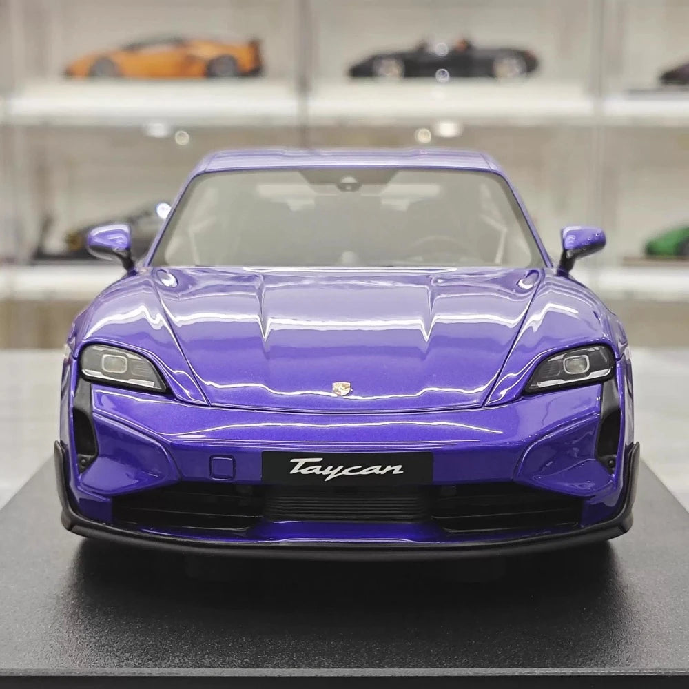 [GT Spirit] 1:18 Porsche 2025 Taycan Turbo GT viola modellino di auto resina
