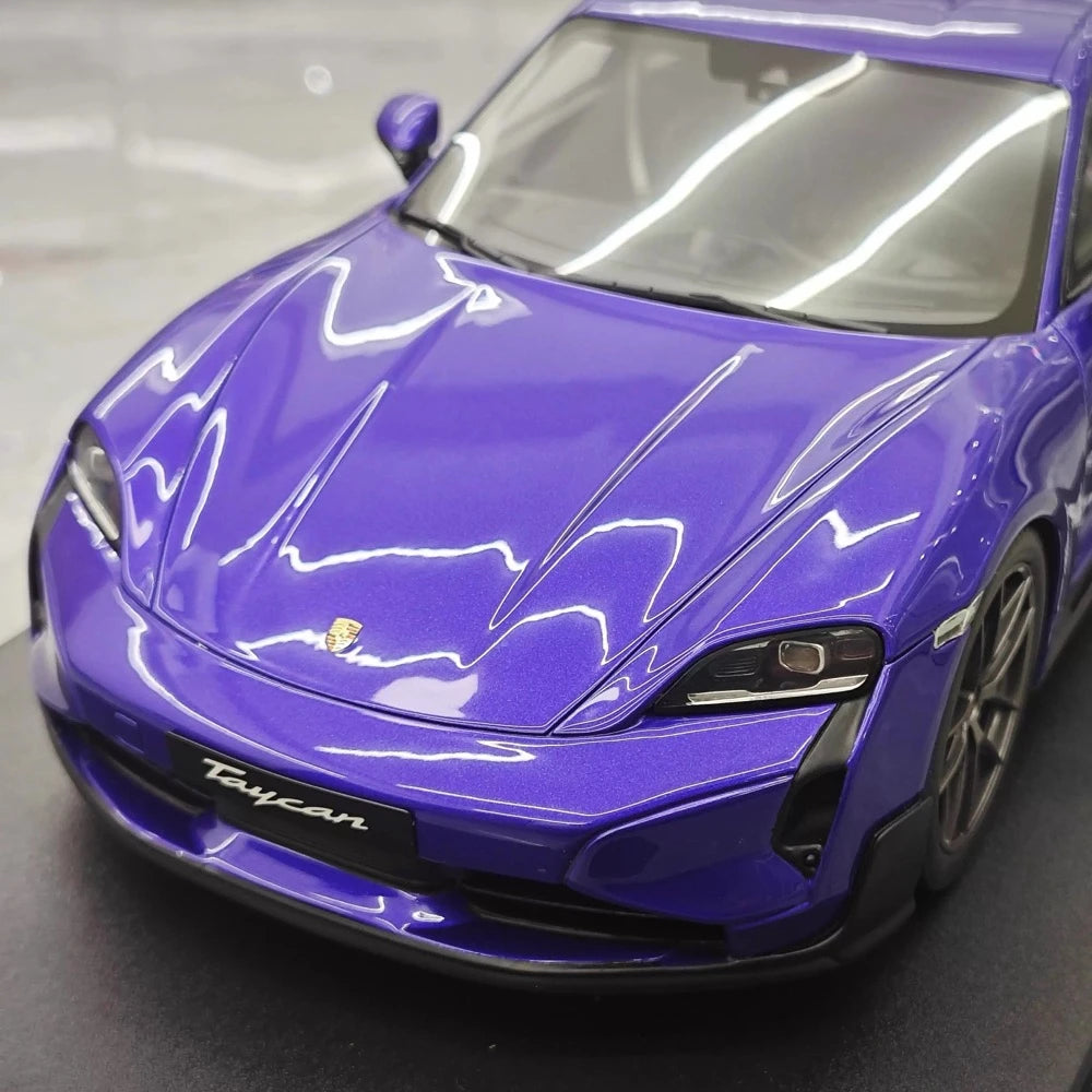 [GT Spirit] 1:18 Porsche 2025 Taycan Turbo GT paars modelauto Hars