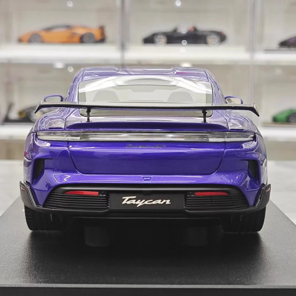 [GT Spirit] 1:18 Porsche 2025 Taycan Turbo GT paars modelauto Hars