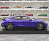 [GT Spirit] 1:18 Porsche 2025 Taycan Turbo GT viola modellino di auto resina