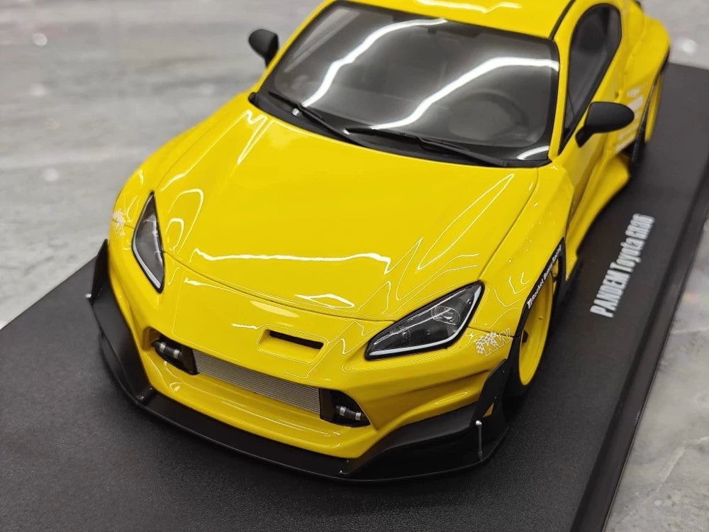 [GT Spirit] 1:18 Toyota 2022 GR86 Rocket Bunny Yellow Model Car Resin