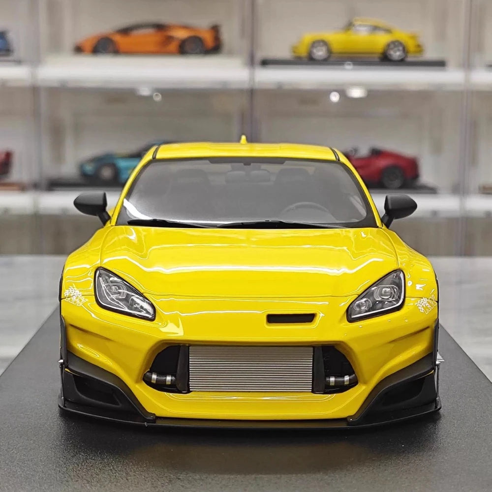 [GT Spirit] 1:18 Toyota 2022 GR86 Rocket Bunny Yellow Model Car Resin