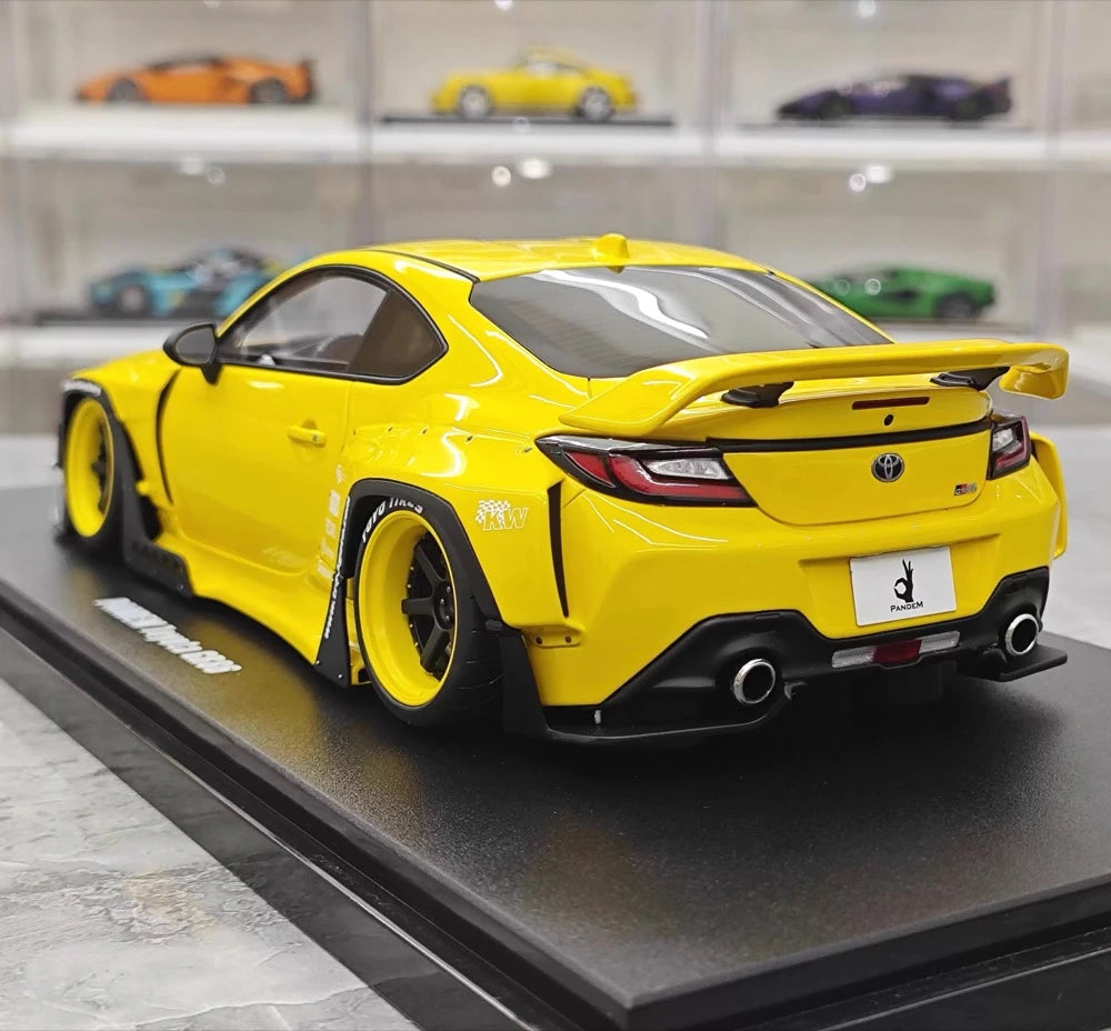[GT Spirit] 1:18 Toyota 2022 GR86 Rocket Bunny Yellow Model Car Resin