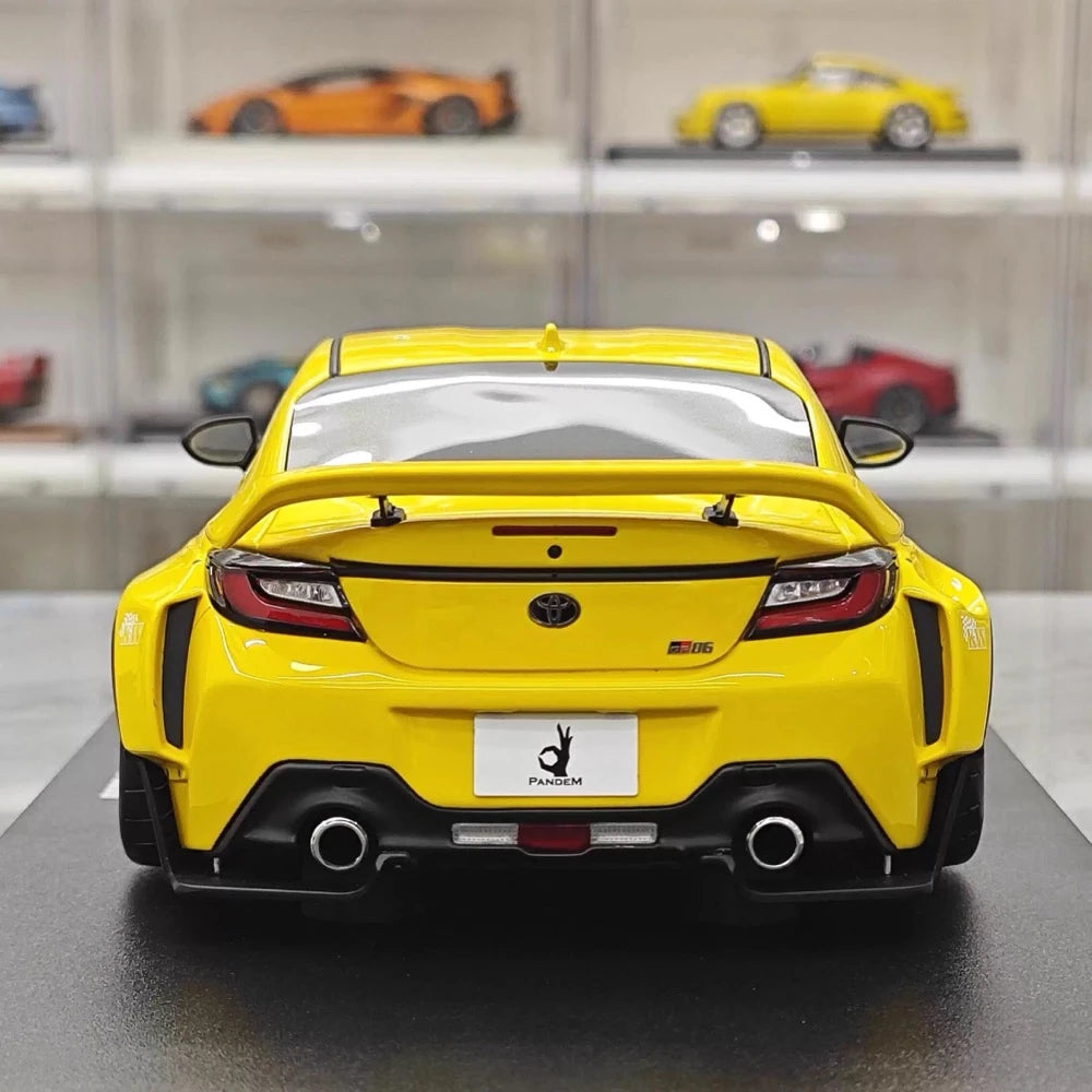 [GT Spirit] 1:18 Toyota 2022 GR86 Rocket Bunny Yellow Model Car Resin