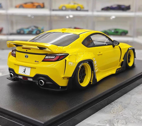 [GT Spirit] 1:18 Toyota 2022 GR86 Rocket Bunny Yellow Model Car Resin