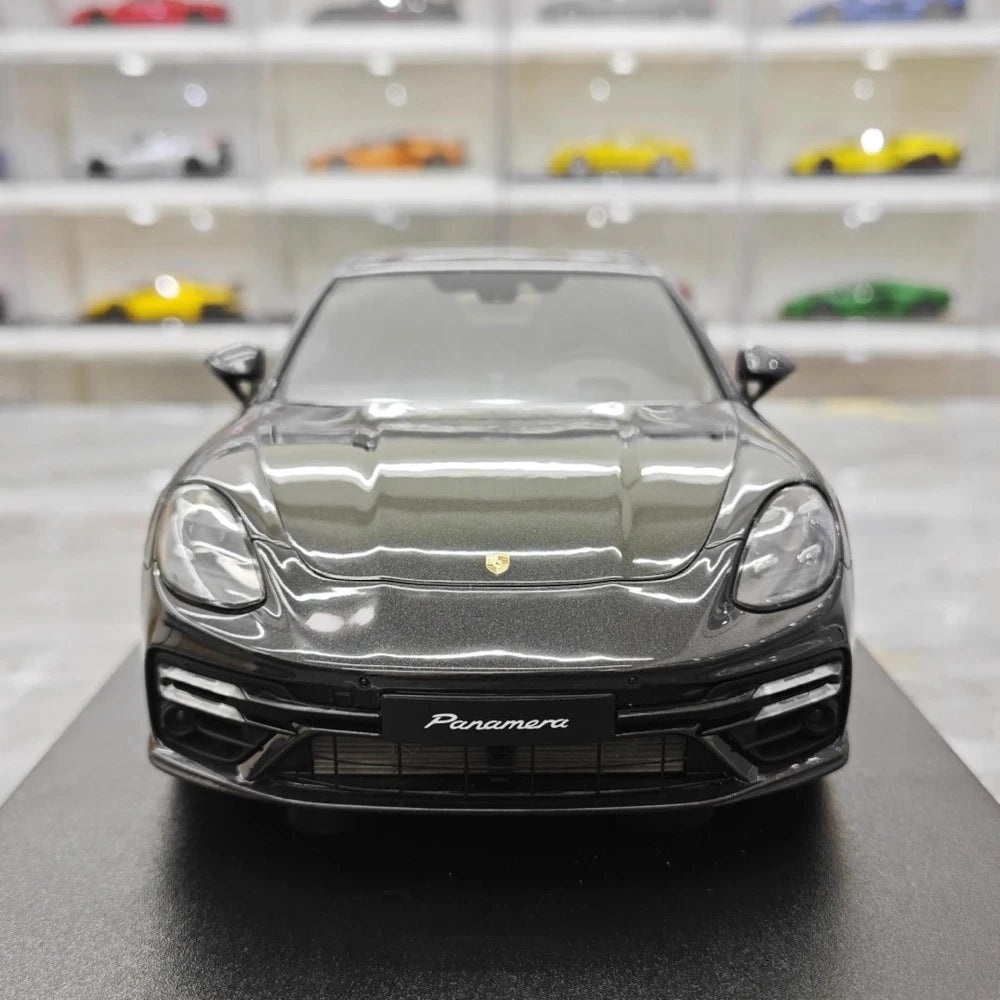 [GT Spirit] 1:18 Porsche 2018 Panamera Sport Turismo Turbo S Black Model Car Resin