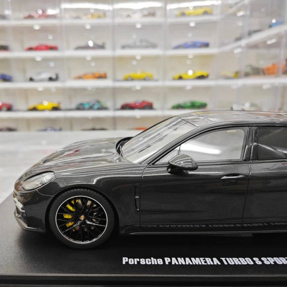 [GT Spirit] 1:18 Porsche 2018 Panamera Sport Turismo Turbo S Black Model Car Resin