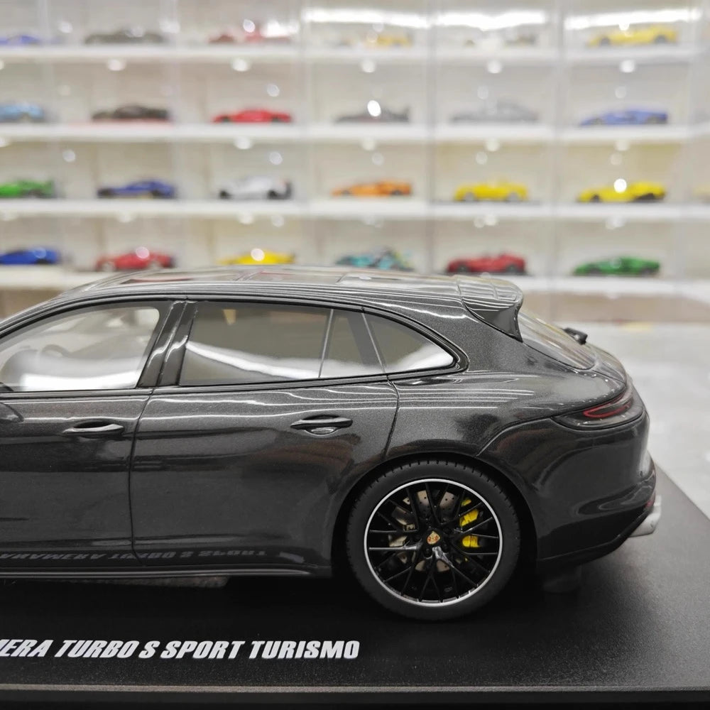 [GT Spirit] 1:18 Porsche 2018 Panamera Sport Turismo Turbo S Black Model Car Resin