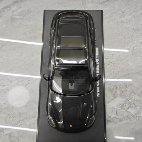 [GT Spirit] 1:18 Porsche 2018 Panamera Sport Turismo Turbo S Black Model Car Resin