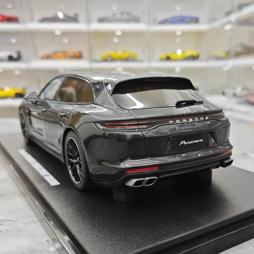 [GT Spirit] 1:18 Porsche 2018 Panamera Sport Turismo Turbo S Black Model Car Resin