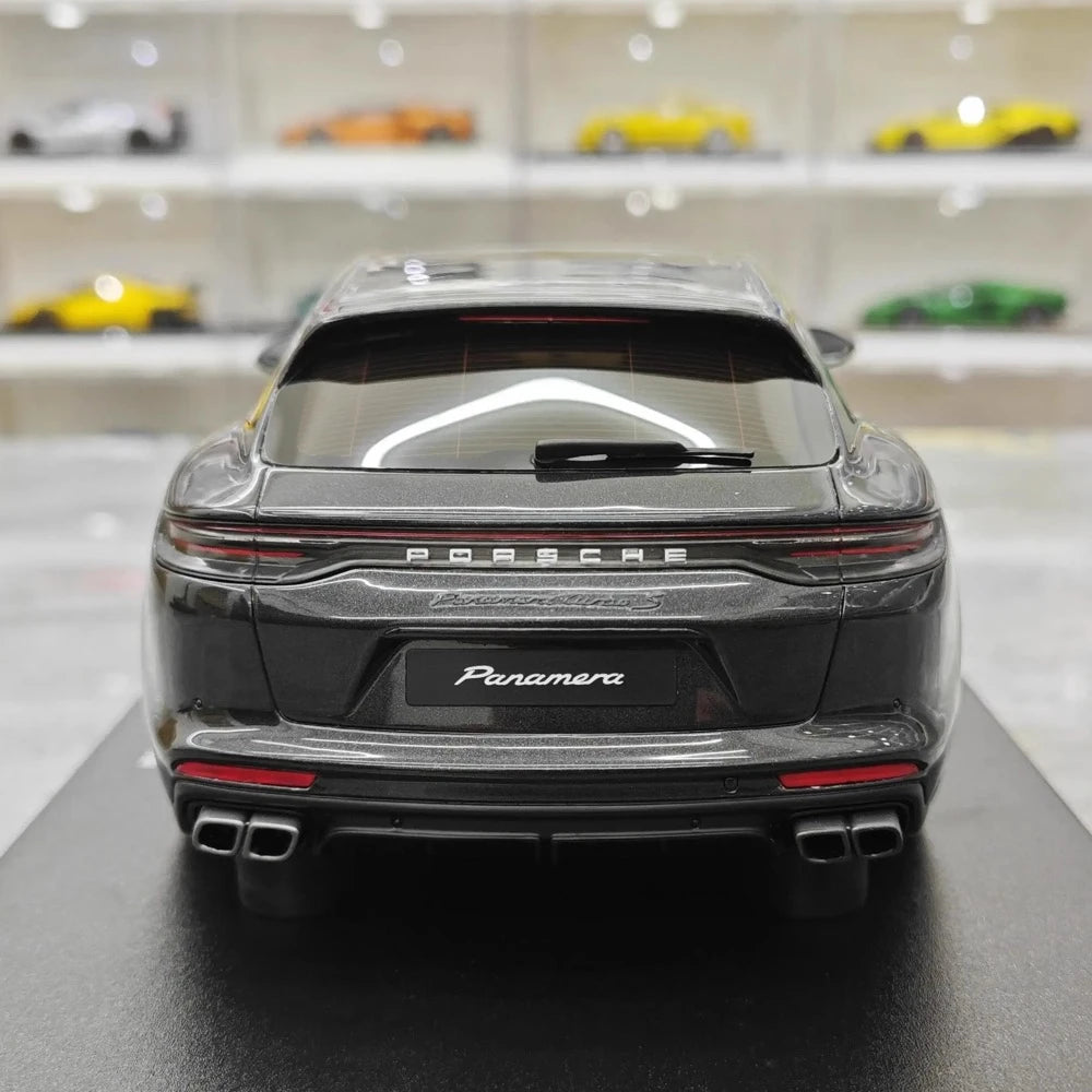 [GT Spirit] 1:18 Porsche 2018 Panamera Sport Turismo Turbo S Black Model Car Resin