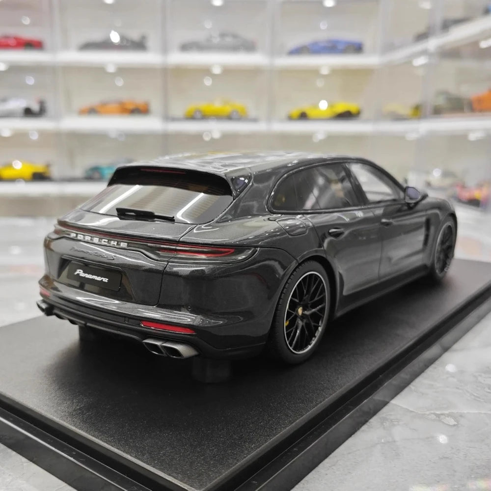 [GT Spirit] 1:18 Porsche 2018 Panamera Sport Turismo Turbo S Black Model Car Resin