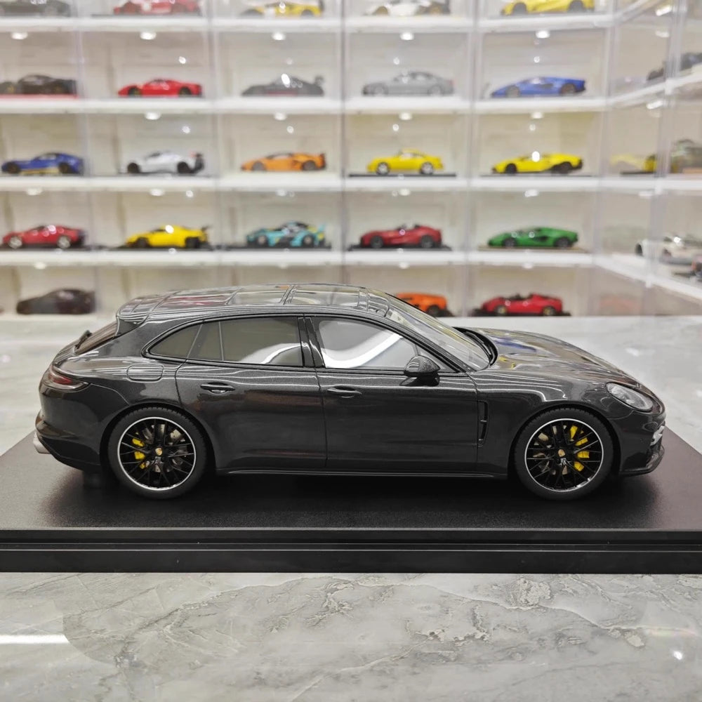 [GT Spirit] 1:18 Porsche 2018 Panamera Sport Turismo Turbo S Black Model Car Resin
