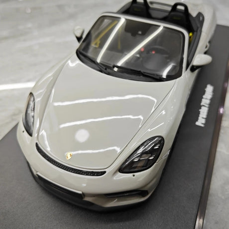 [GT Spirit] 1:18 Porsche 2020 718 Spyder Gray Model Car Resin