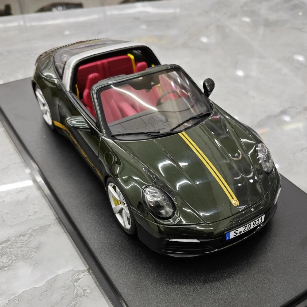 [GT Spirit] 1:18 Porsche 2021 911 992 Targa 4 Green Model Car Resin