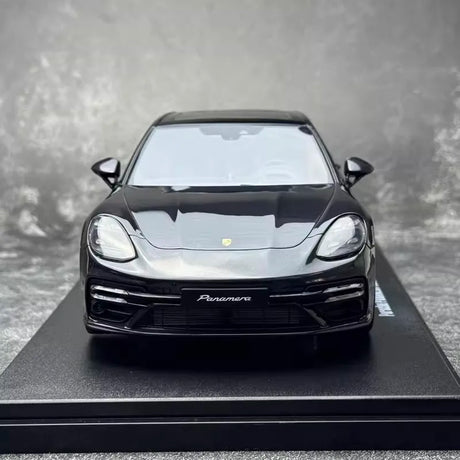 [GT Spirit] 1:18 Porsche 2021 Panamera Turbo S Sport Turismo Black Model Car Resin