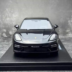 [GT Spirit] 1:18 Porsche 2021 Panamera Turbo S Sport Turismo Black Model Car Resin