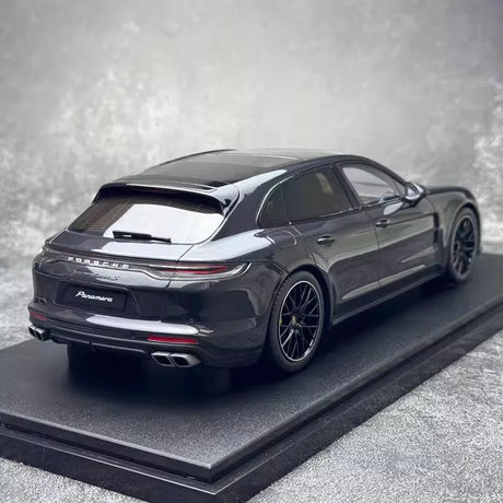 [GT Spirit] 1:18 Porsche 2021 Panamera Turbo S Sport Turismo Black Model Car Resin