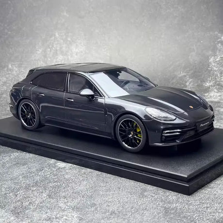 [GT Spirit] 1:18 Porsche 2021 Panamera Turbo S Sport Turismo Black Model Car Resin