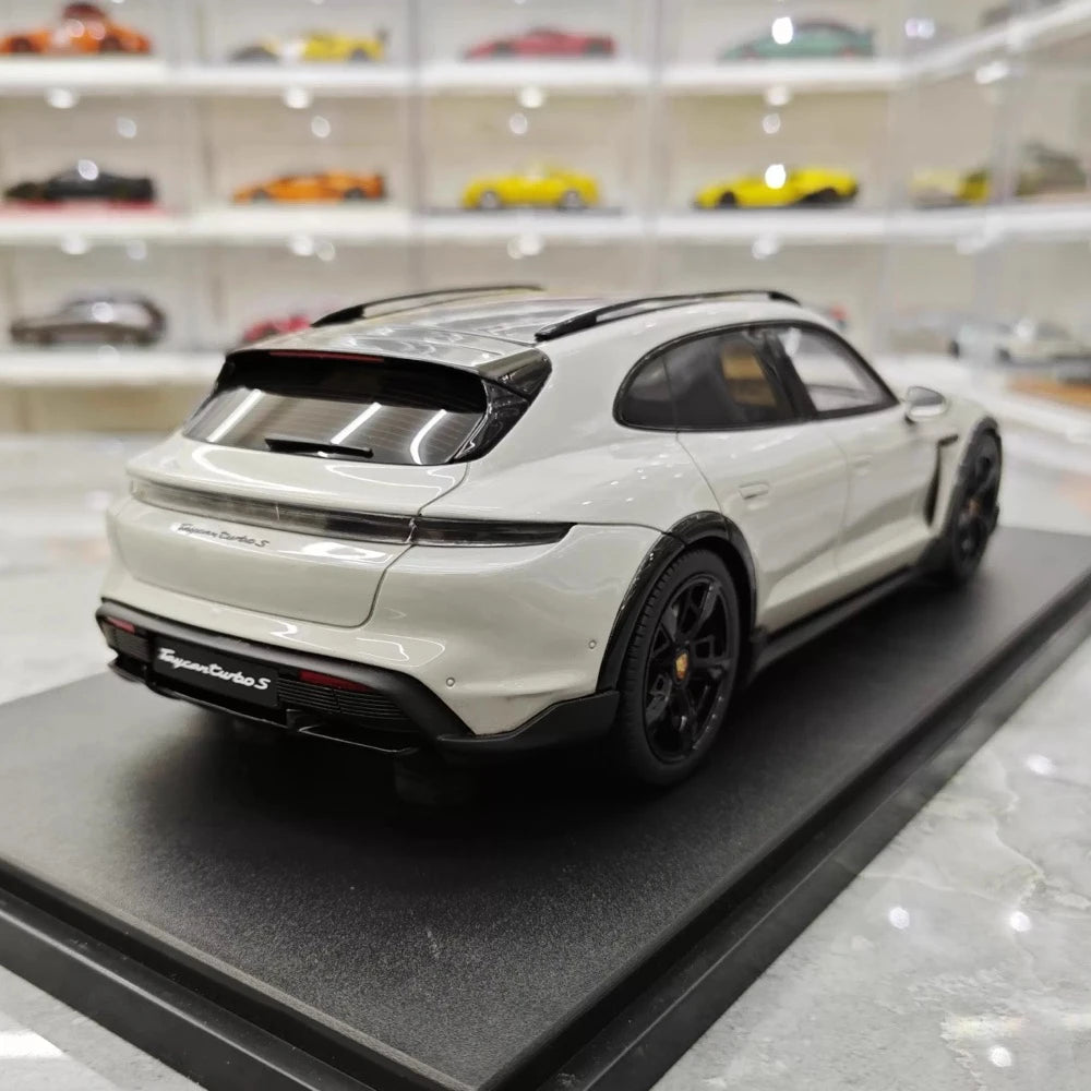 [GT Spirit] 1:18 Porsche 2021 Taycan Cross Turismo Turbo S Gray Model Car Resin