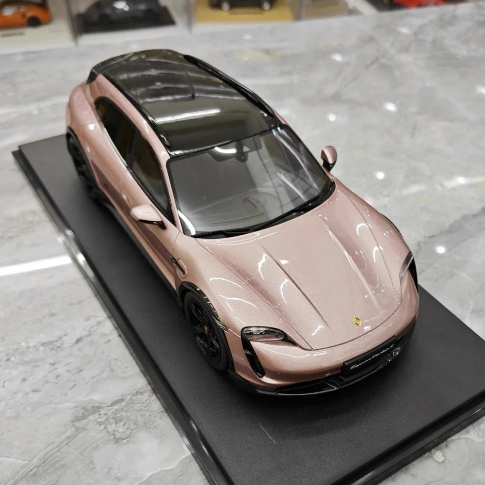 [GT Spirit] 1:18 Porsche 2021 Taycan Cross Turismo Turbo S Pink Model Car Resin