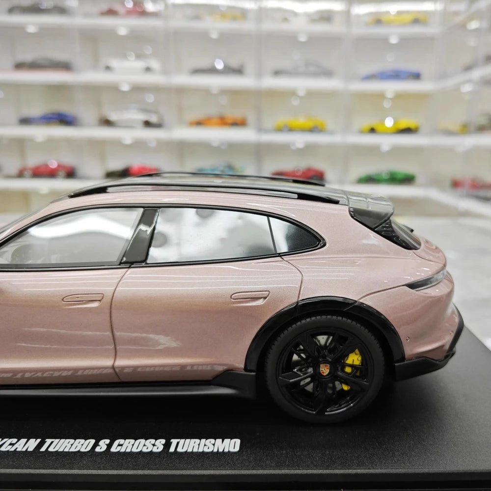 [GT Spirit] 1:18 Porsche 2021 Taycan Cross Turismo Turbo S Pink Model Car Resin