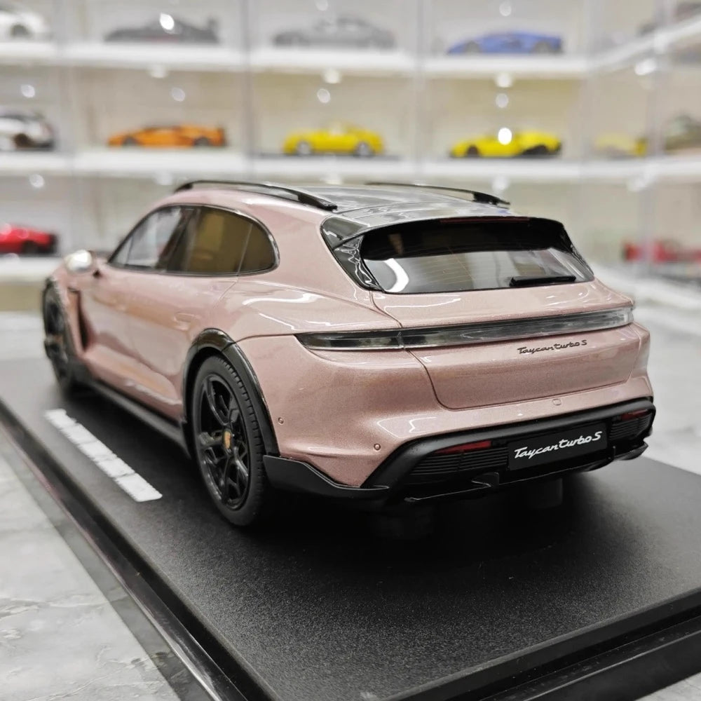 [GT Spirit] 1:18 Porsche 2021 Taycan Cross Turismo Turbo S Pink Model Car Resin