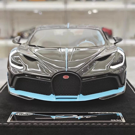 [Henson & Heaven] 1:18 Bugatti 2019 Divo Black Model Car Resin