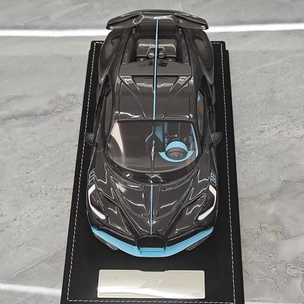 [Henson & Heaven] 1:18 Bugatti 2019 Divo Black Model Car Resin