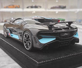 [Henson & Heaven] 1:18 Bugatti 2019 Divo svart modellbil harts