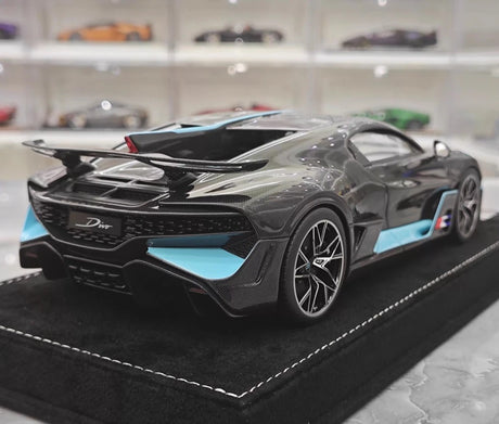 [Henson & Heaven] 1:18 Bugatti 2019 Divo Black Model Car Resin
