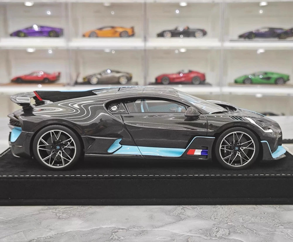 [Henson & Heaven] 1:18 Bugatti 2019 Divo Black Model Car Resin