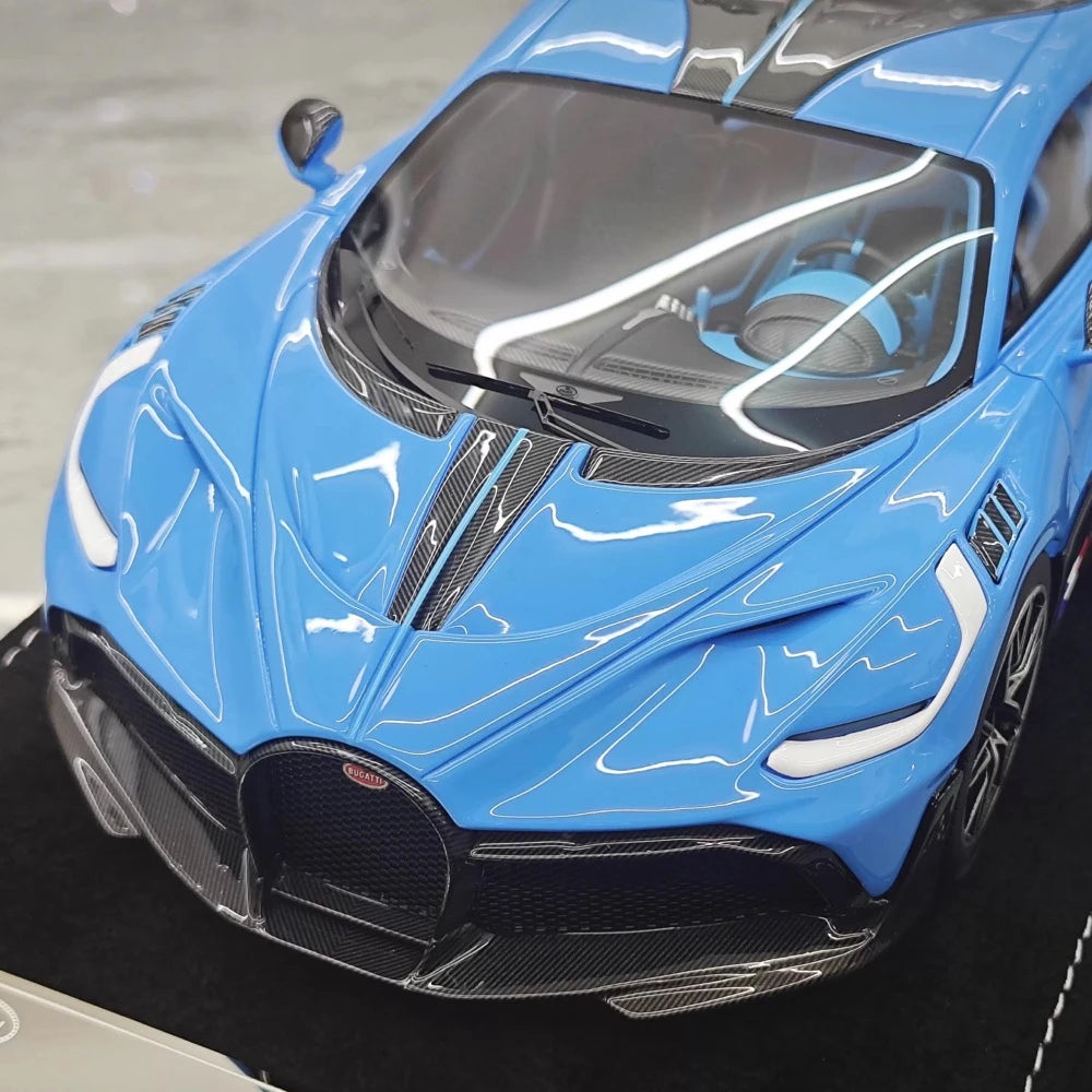 [Henson & Heaven] 1:18 Bugatti 2019 Divo Blue Model Car Resin