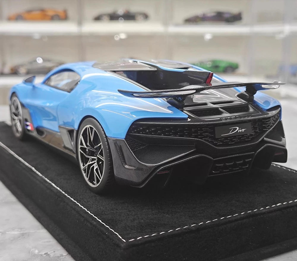 [Henson & Heaven] 1:18 Bugatti 2019 Divo Blue Model Car Resin