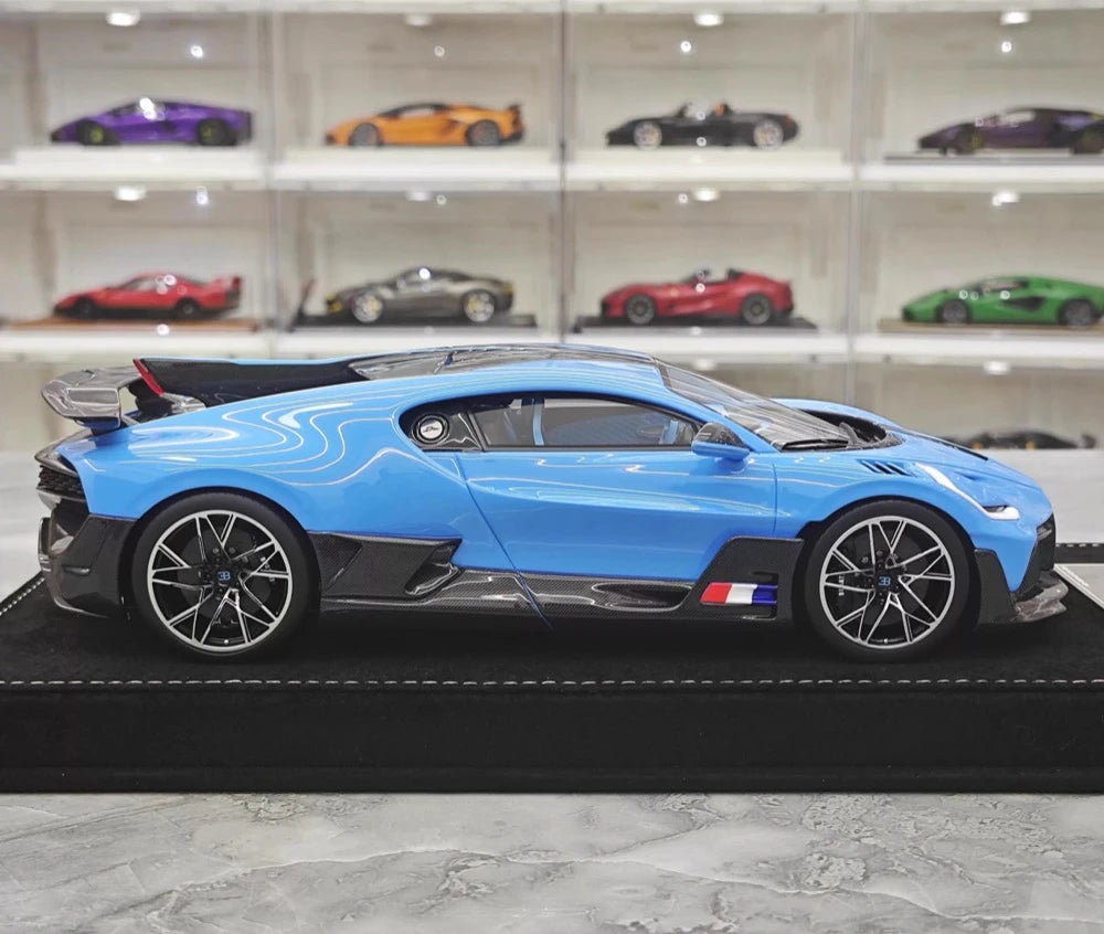 [Henson & Heaven] 1:18 Bugatti 2019 Divo Blue Model Car Resin