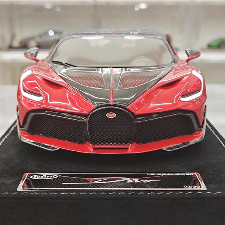 [Henson & Heaven] 1:18 Bugatti 2019 Divo Red Model Car Resin