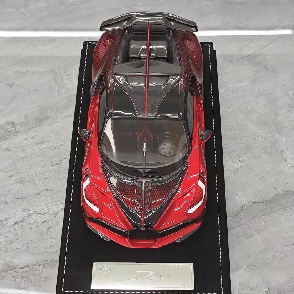[Henson & Heaven] 1:18 Bugatti 2019 Divo Red Model Car Resin