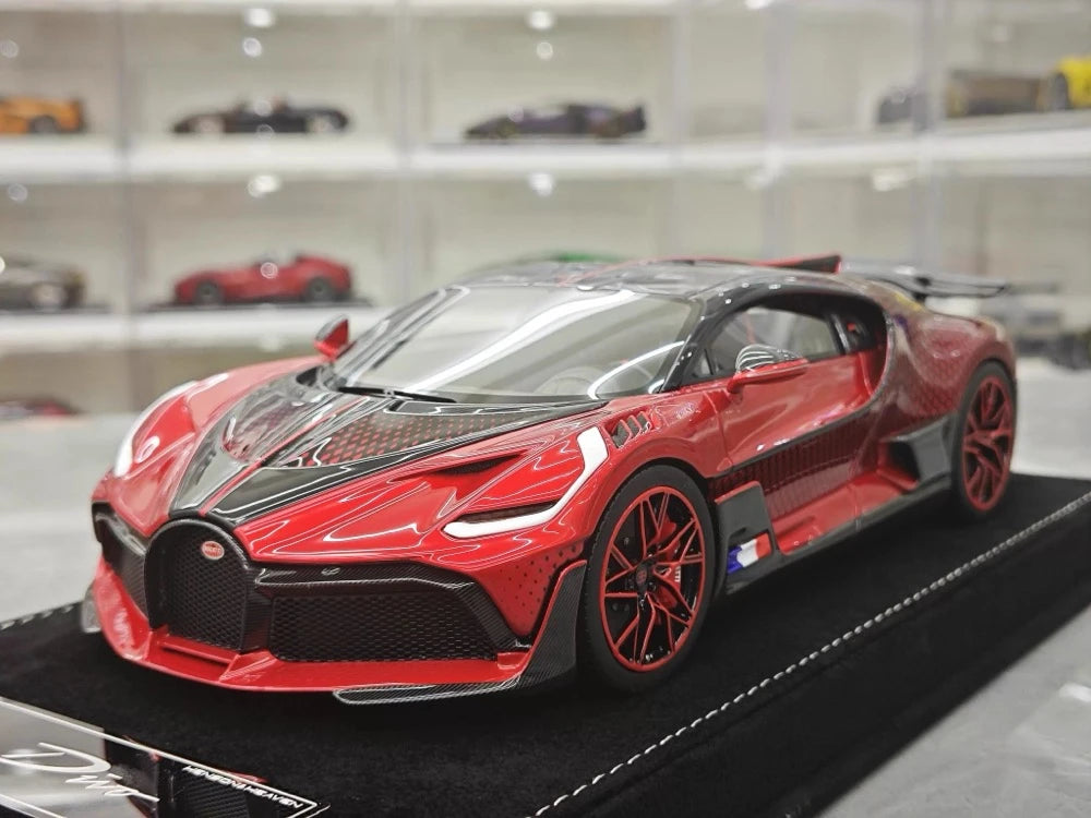 [Henson & Heaven] 1:18 Bugatti 2019 Divo Red Model Car Resin